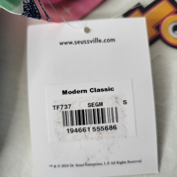 NEW Cat In The Hat Tooniforms Dr. Seuss V-Neck Scrub Top Small Licensed NWT - Picture 6 of 17